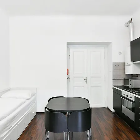 Comfort Central Apartment, 4bdrm, 2bthrm *