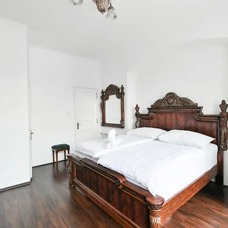 Comfort Central Apartment, 4bdrm, 2bthrm Apartmán