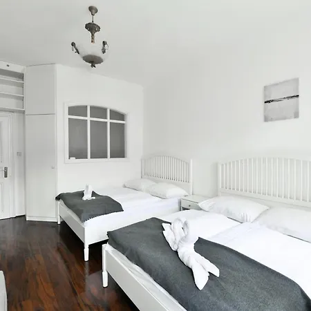 Comfort Central Apartment, 4bdrm, 2bthrm *