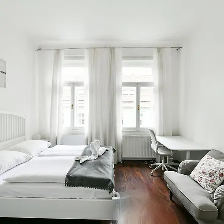 Comfort Central Apartment, 4bdrm, 2bthrm *